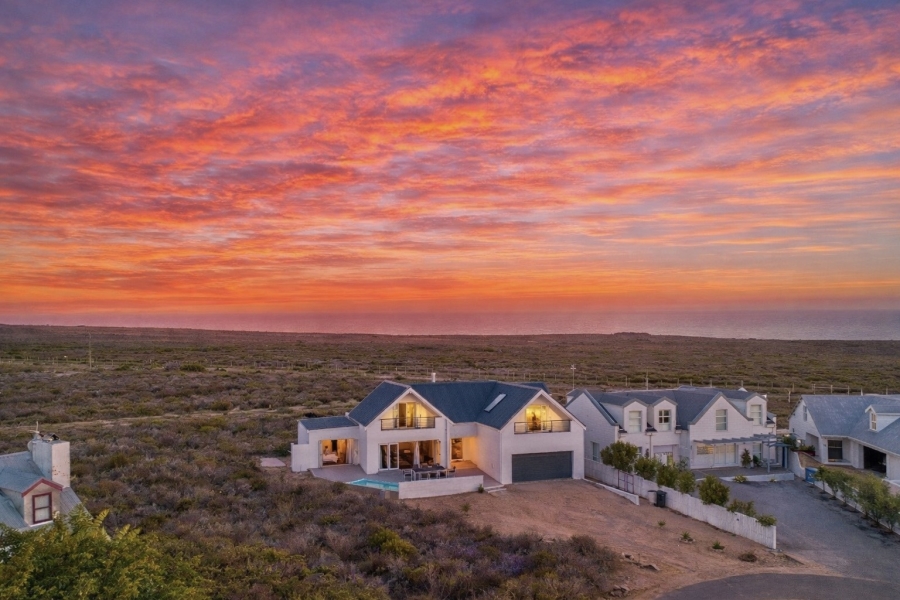 5 Bedroom Property for Sale in Grotto Bay Western Cape